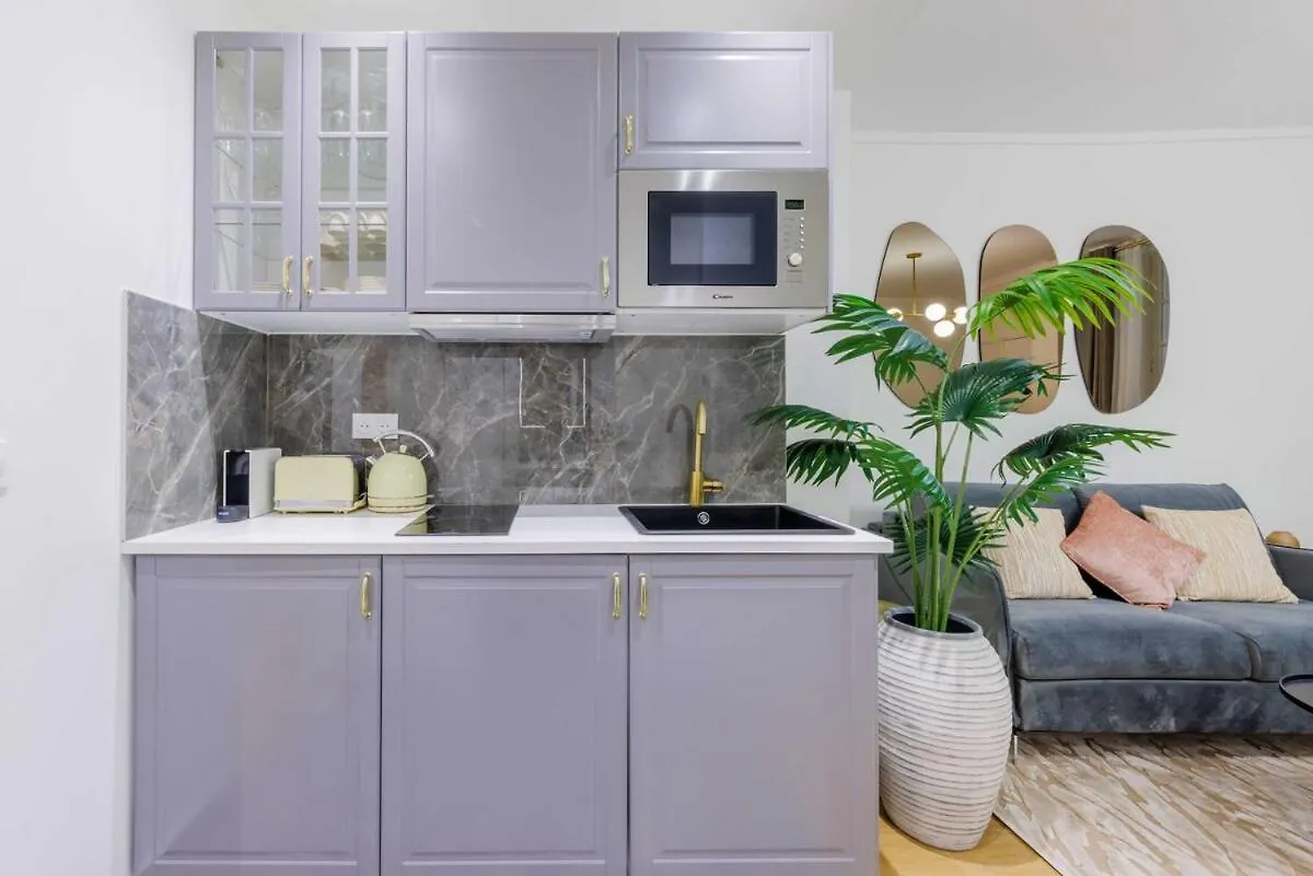 Stylish Apartment 3 Min From Haussmann, Sleeps4 Paris France